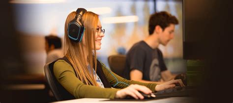 Creator Bootcamp: Livestream Games .